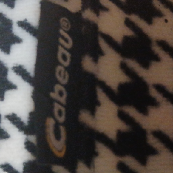 Cabeau Unisex Checkered Airplane Pillow Black White GUC - Picture 3 of 5